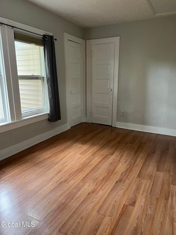 2239 Rosendale Road, Niskayuna, NY 12309