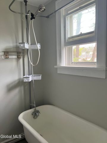 2239 Rosendale Road, Niskayuna, NY 12309