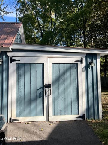 2239 Rosendale Road, Niskayuna, NY 12309