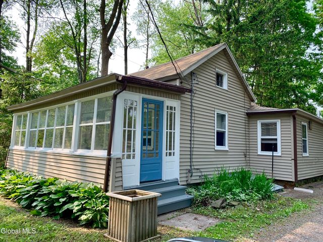 2239 Rosendale Road, Niskayuna, NY 12309