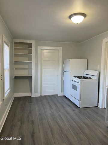 2239 Rosendale Road, Niskayuna, NY 12309