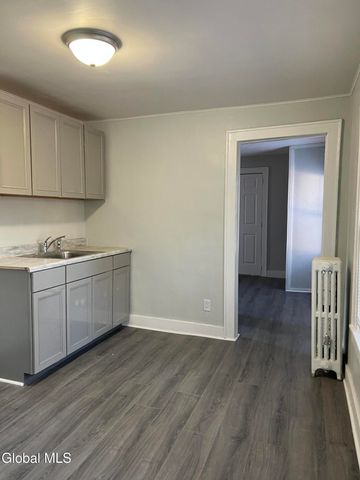 2239 Rosendale Road, Niskayuna, NY 12309