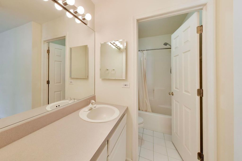 Image 15 of property listing at 3363 Church Street, Evanston, IL 60203
