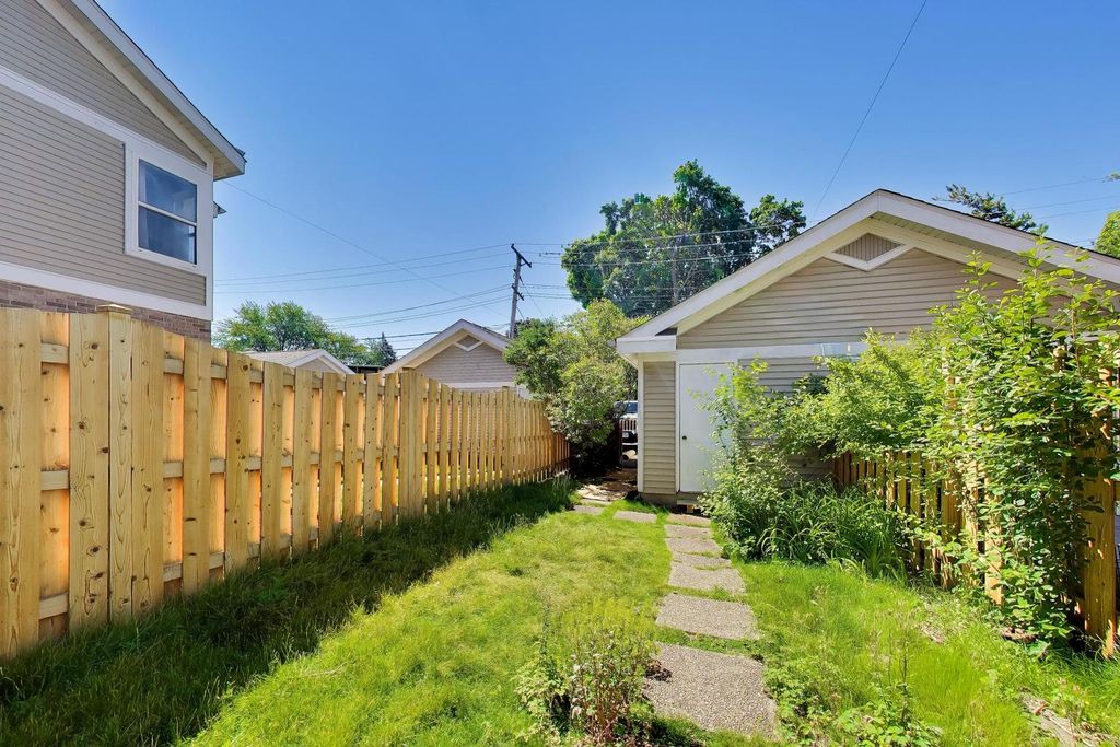 Image 26 of property listing at 3363 Church Street, Evanston, IL 60203