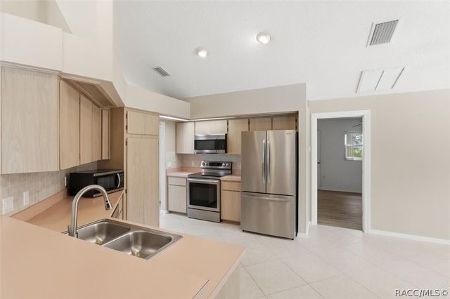 1950 W Tall Oaks Drive, Beverly Hills, FL 34465