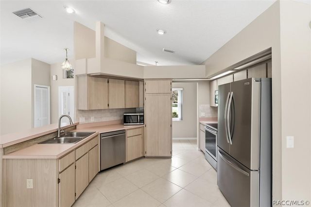 1950 W Tall Oaks Drive, Beverly Hills, FL 34465
