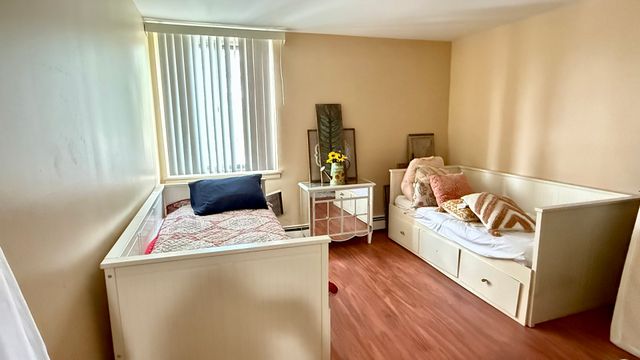 9745 S Karlov Avenue 304, Oak Lawn, IL 60453