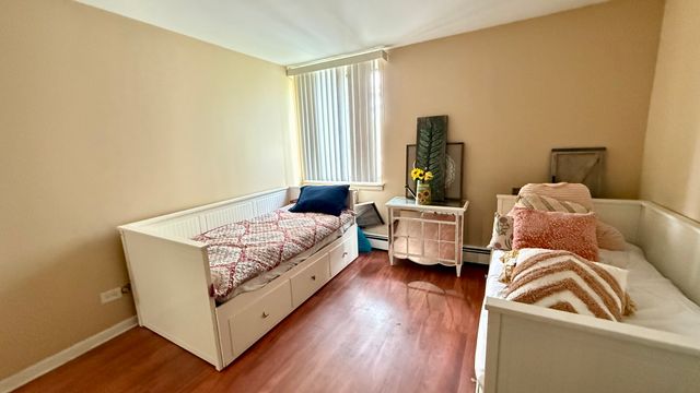 9745 S Karlov Avenue 304, Oak Lawn, IL 60453