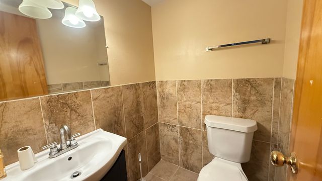 9745 S Karlov Avenue 304, Oak Lawn, IL 60453
