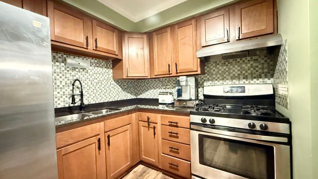 9745 S Karlov Avenue 304, Oak Lawn, IL 60453