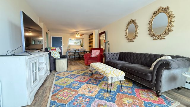 9745 S Karlov Avenue 304, Oak Lawn, IL 60453