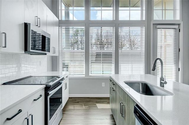 900 Brees NW Court, Atlanta, GA 30318