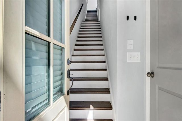 900 Brees NW Court, Atlanta, GA 30318