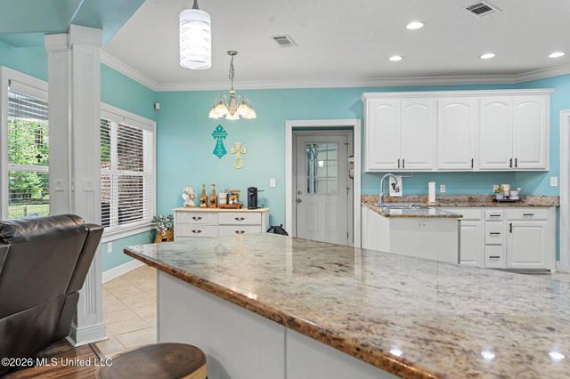 6211 Crump Road, Kiln, MS 39556