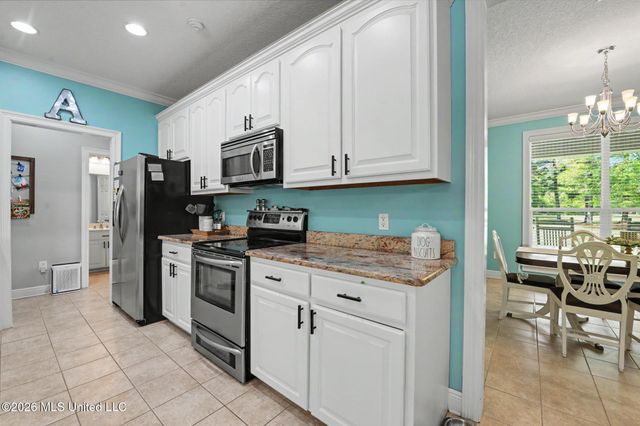 6211 Crump Road, Kiln, MS 39556