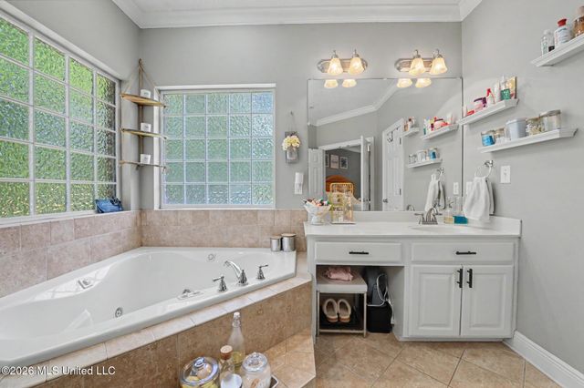 6211 Crump Road, Kiln, MS 39556