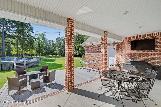 6211 Crump Road, Kiln, MS 39556