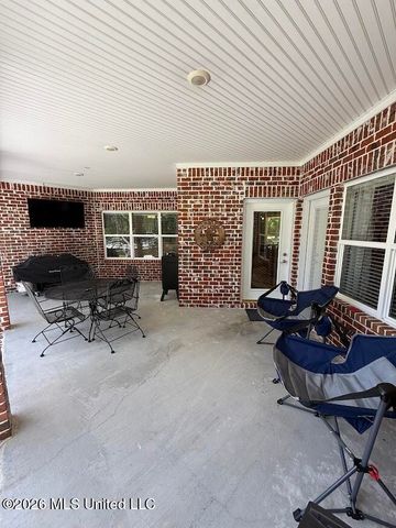 6211 Crump Road, Kiln, MS 39556