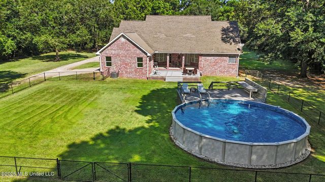 6211 Crump Road, Kiln, MS 39556