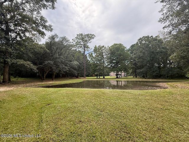 6211 Crump Road, Kiln, MS 39556