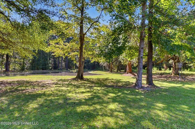 6211 Crump Road, Kiln, MS 39556