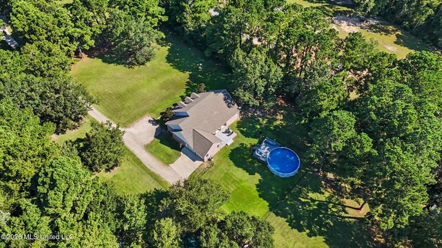 6211 Crump Road, Kiln, MS 39556