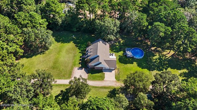 6211 Crump Road, Kiln, MS 39556