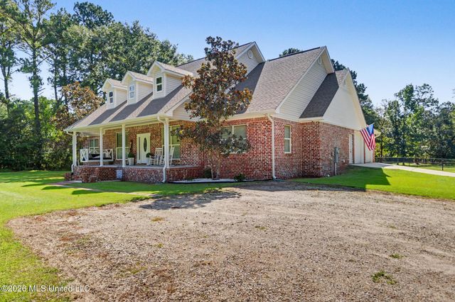 6211 Crump Road, Kiln, MS 39556