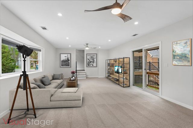 1118 Manchester Road, Wheaton, IL 60187