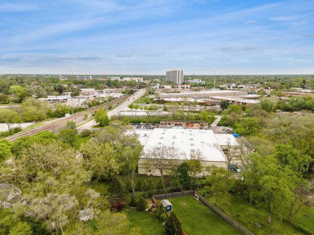 1118 Manchester Road, Wheaton, IL 60187