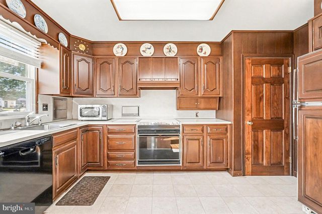 8 ILER LN, Chesapeake City, MD 21915