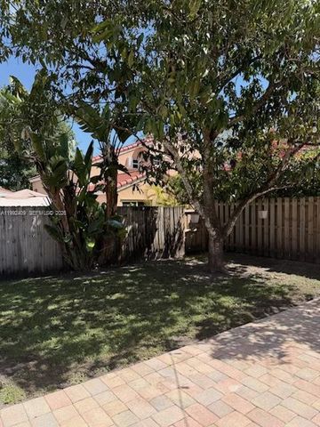 11841 SW 94th St, Miami, FL 33186