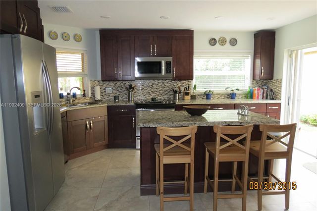 11841 SW 94th St, Miami, FL 33186