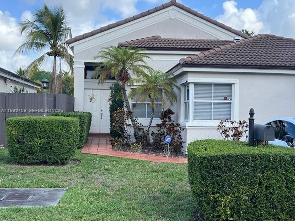 11841 SW 94th St, Miami, FL 33186