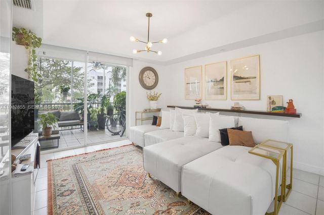 10720 NW 66th St 202, Doral, FL 33178