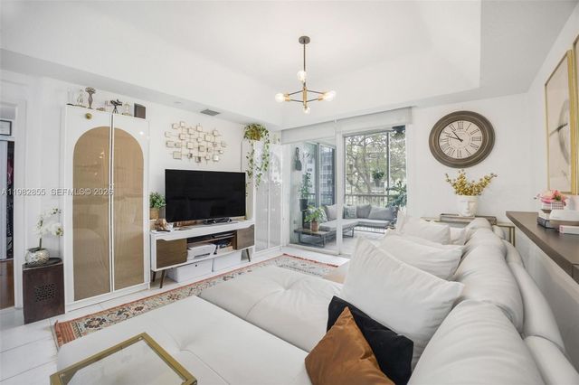 10720 NW 66th St 202, Doral, FL 33178