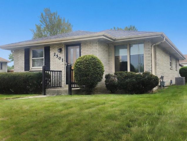 2501 Layton AVENUE, Milwaukee, WI 53221