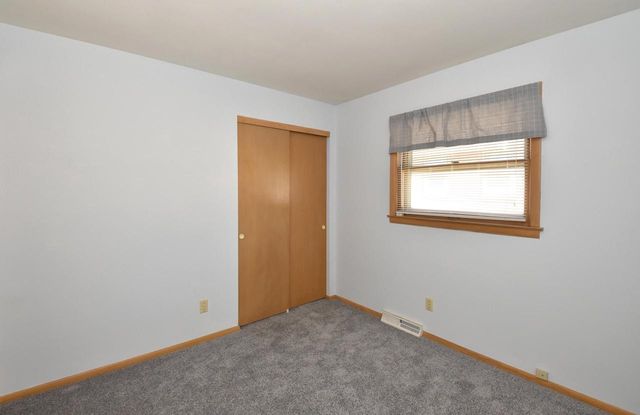 2501 Layton AVENUE, Milwaukee, WI 53221