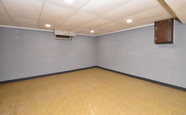 2501 Layton AVENUE, Milwaukee, WI 53221