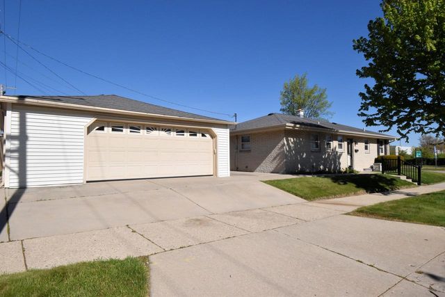 2501 Layton AVENUE, Milwaukee, WI 53221