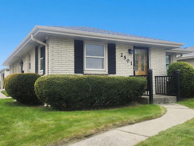 2501 Layton AVENUE, Milwaukee, WI 53221