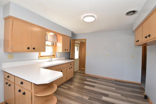2501 Layton AVENUE, Milwaukee, WI 53221