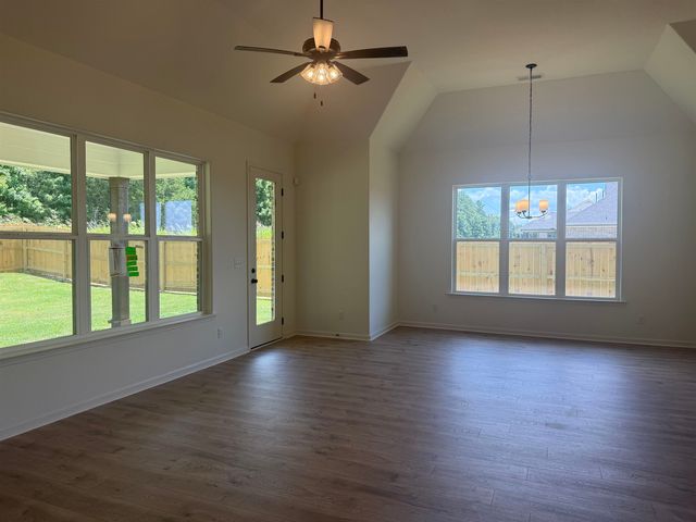 85 RIDGEFIELD DR, Oakland, TN 38060