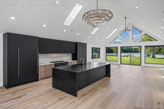10890 Hillway Drive, White Lake Charter Township, MI 48386