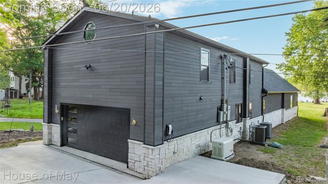 10890 Hillway Drive, White Lake Charter Township, MI 48386