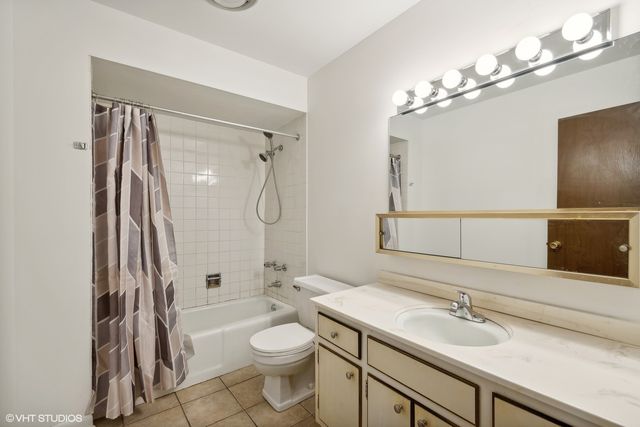 19128 S Pine Drive 19128, Country Club Hills, IL 60478