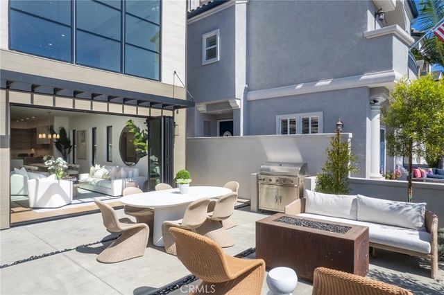 515 12th Street, Huntington Beach, CA 92648