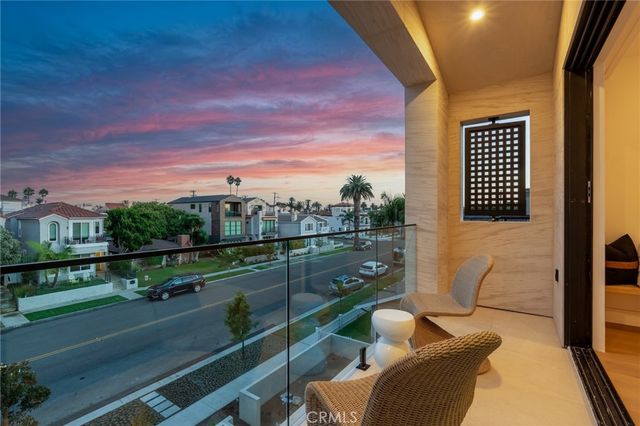 515 12th Street, Huntington Beach, CA 92648