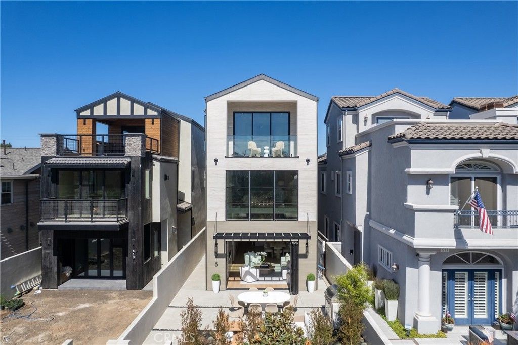 515 12th Street, Huntington Beach, CA 92648