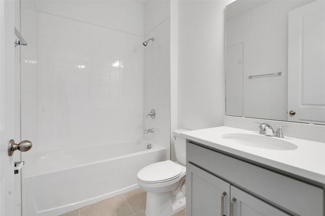 1018 SWAMP CHESTNUT LOOP, Lady Lake, FL 32159